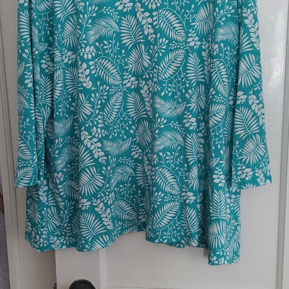 Lightweight Sweater/Top - Picture 5 of 6